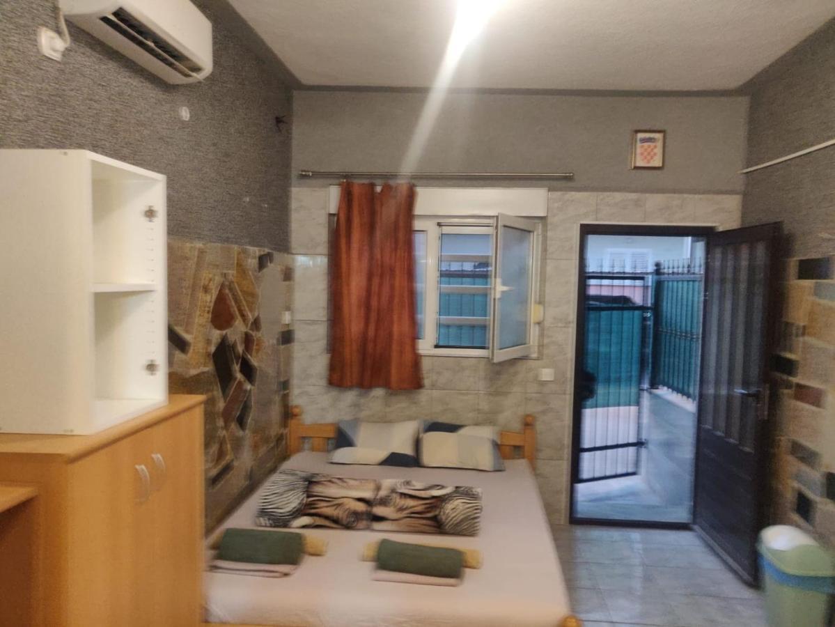 Rooms- Denis Split Buitenkant foto